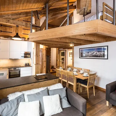 2 - Charming 2 Bedroom Haven In