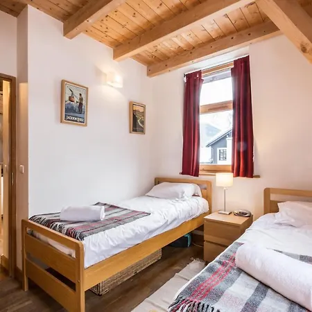 2 - Charming 2 Bedroom Haven In Appartement