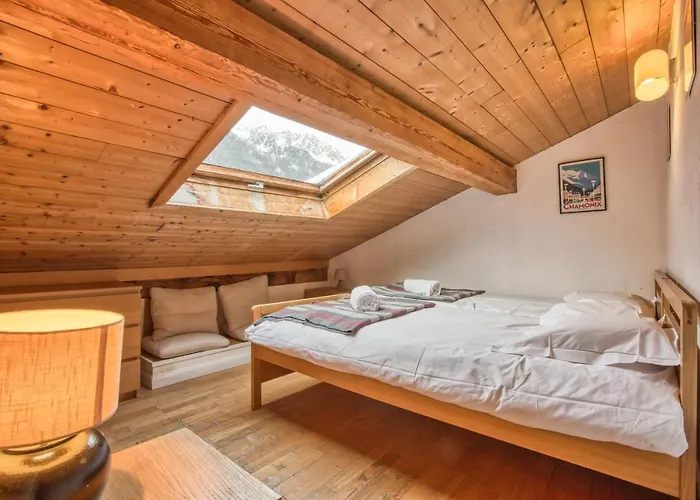 Apartament 2 - Charming 2 Bedroom Haven In