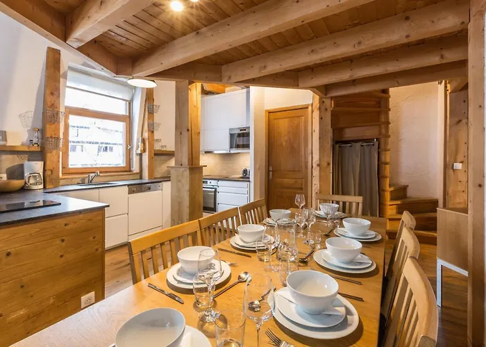 Apartament 2 - Charming 2 Bedroom Haven In