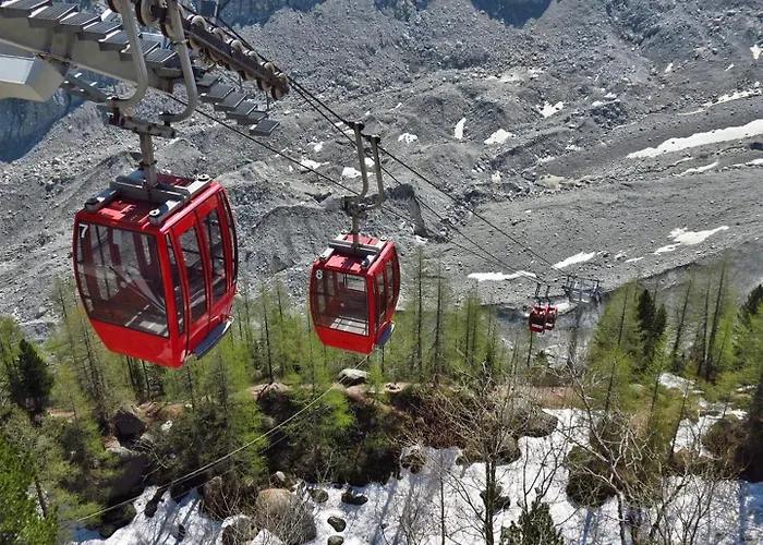 Apartament 2 - Charming 2 Bedroom Haven In